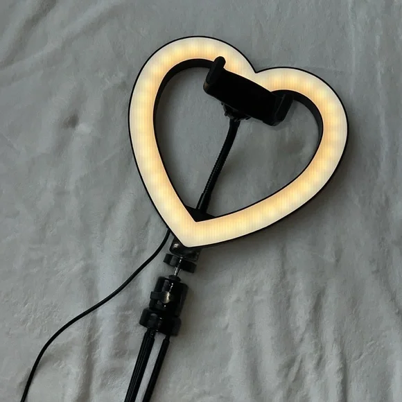 Heart Ring Light Tripod with Phone Stand - Picture 4 of 4